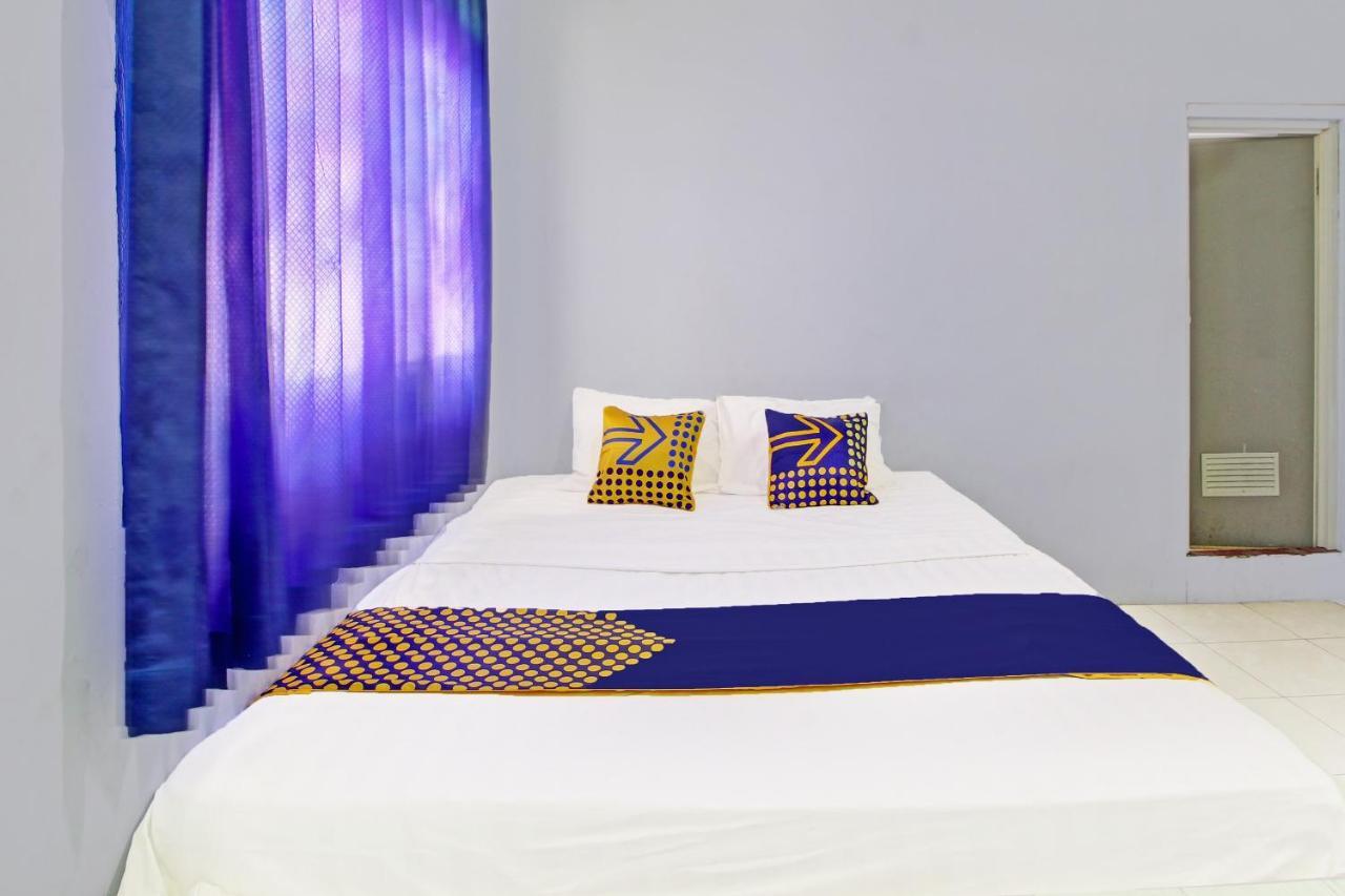 Spot On 91694 Hotel Rama Chandra Temanggung Exterior photo